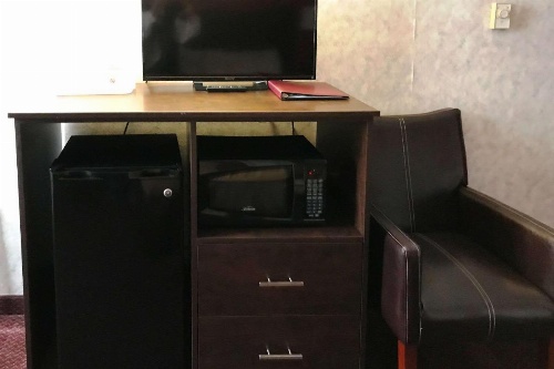 Econo Lodge 1000 Islands image 14