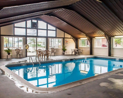 Econo Lodge 1000 Islands image 19