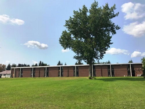 Econo Lodge 1000 Islands image 7