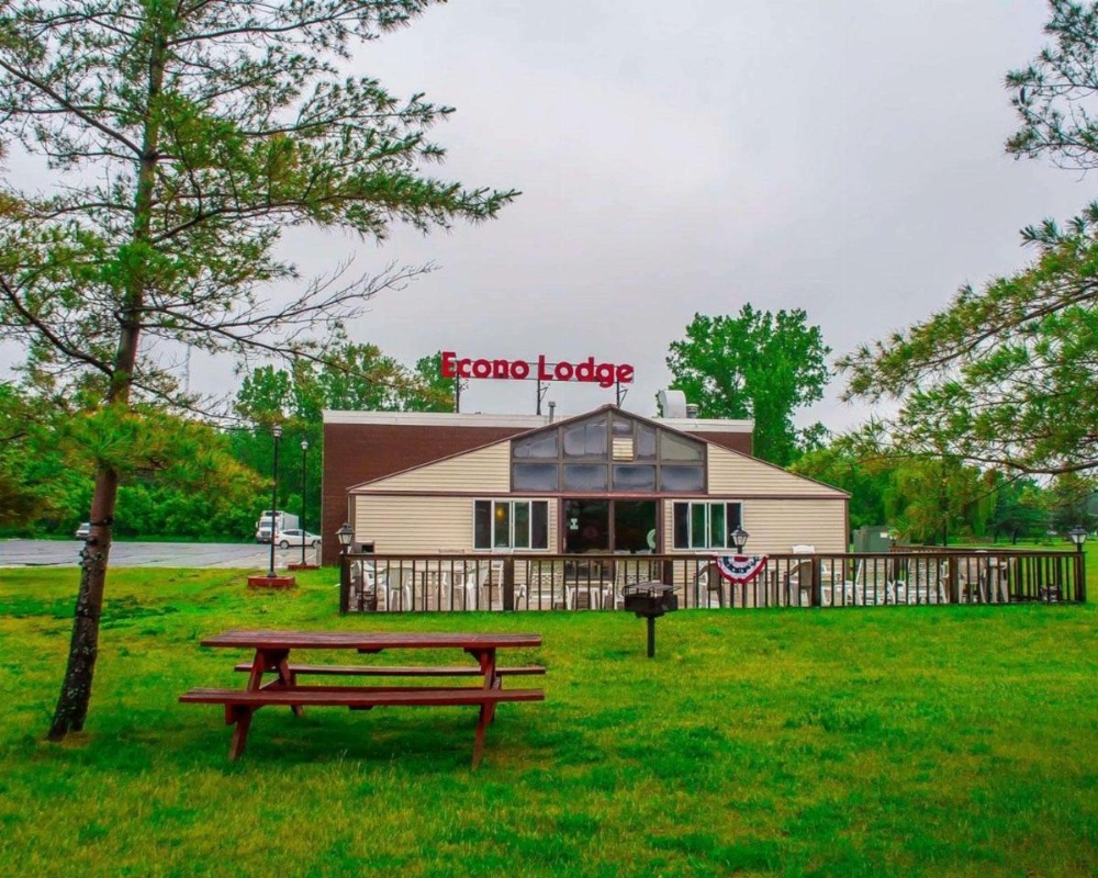 Econo Lodge 1000 Islands